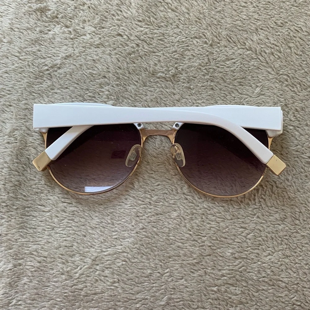 Assorted Sunglasses - Picture 9 of 9